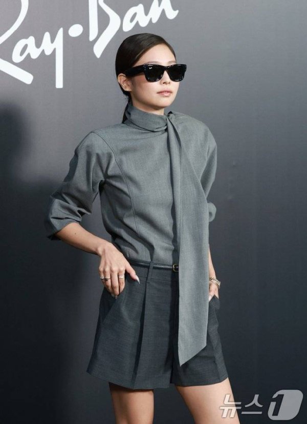 贵盈配资 Jennie多个品牌代言到期换人引热议，韩网友看法不一