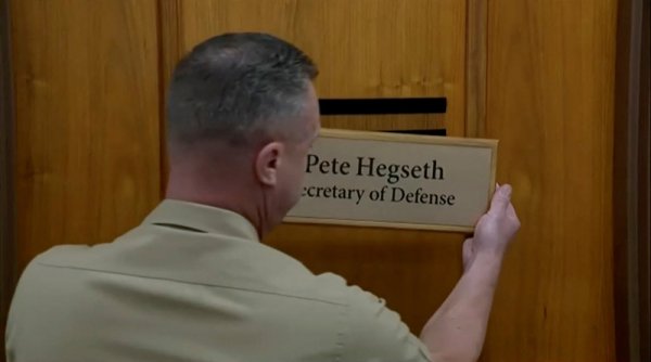 玖富配资 “芝加哥将知道为什么国防部会被叫作战争部”